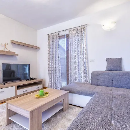 Apartment House Nikola