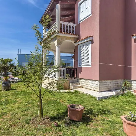 Apartment House Nikola *